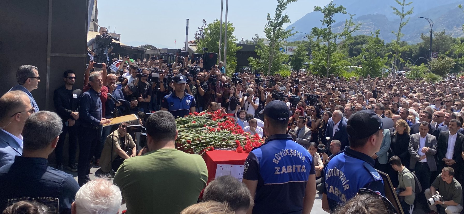Manisa, Ferdi Zeyrek'i uğurluyor